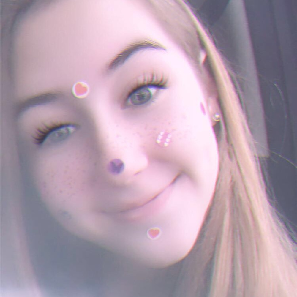 Meet your Posher, Alaura